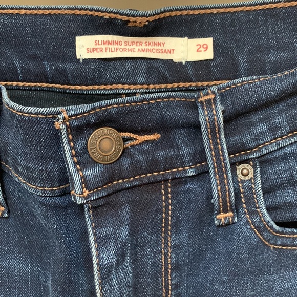 Levi’s Slimming Super Skinny Jeans - Picture 2 of 3